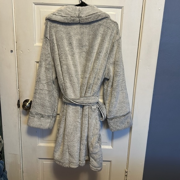 Aerie robe - Picture 7 of 7